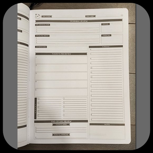PANDA PLANNER || Non-Dated 12-Month, Weekly, Daily - Picture 11 of 15